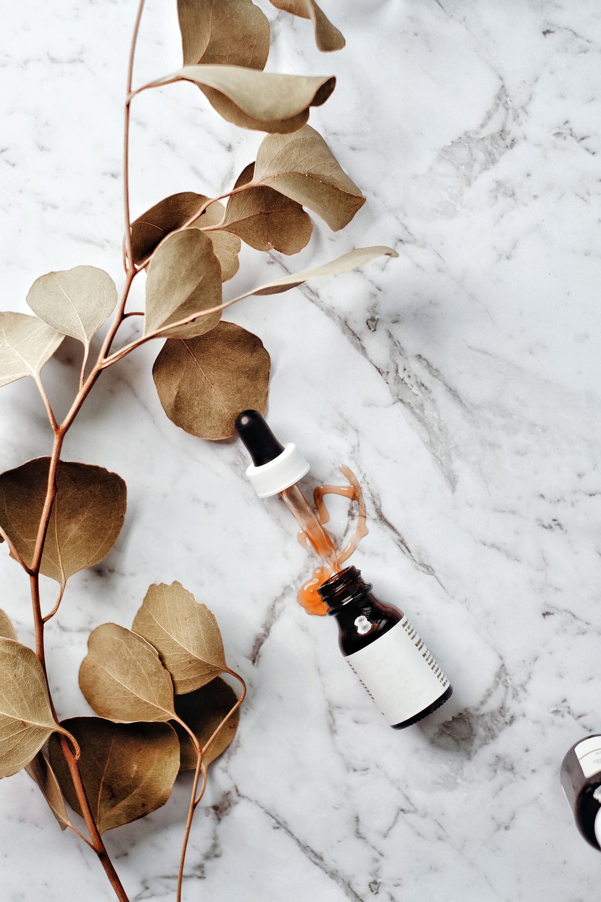 Scalp tonic bottle with pipette